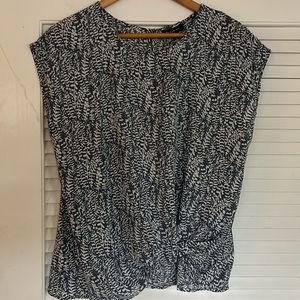 Pleione top, size Large